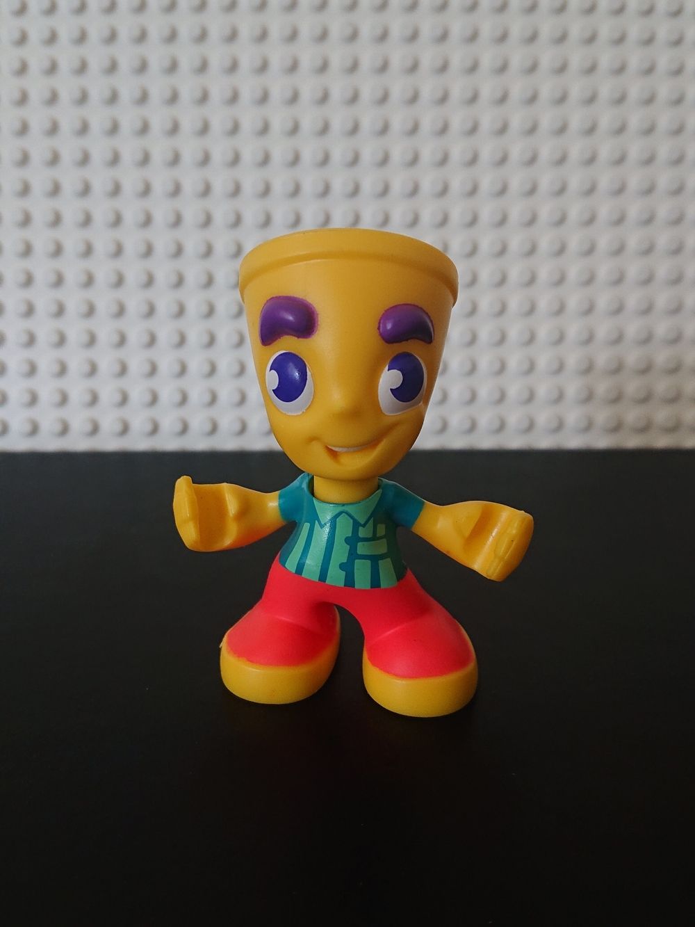 Play-Doh Town - 3" Boy Figure In Teal Green T-Shirt and Orange Pants